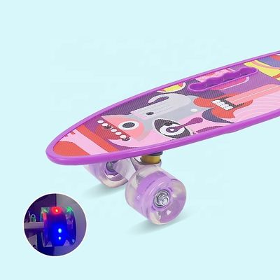 Flat-Plat Elden Küçük Balık Taşıma Tahta Çaplı Skateboard Dört Tekerlekli Flaş Hareketlilik Scooter Çocuklar ve Kızlar İçin