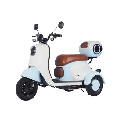 600W Motor Gücü Yetişkinler için Üç Tekerlekli Scooter Arka Merkezi Motor Konumu Entegre Pil