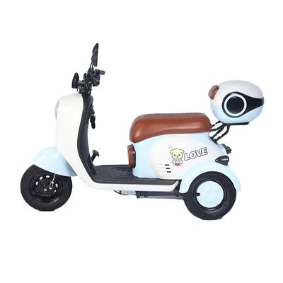 600W Motor Gücü Yetişkinler için Üç Tekerlekli Scooter Arka Merkezi Motor Konumu Entegre Pil